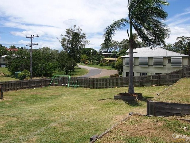 1 Bismark Street, Mount Larcom QLD 4695