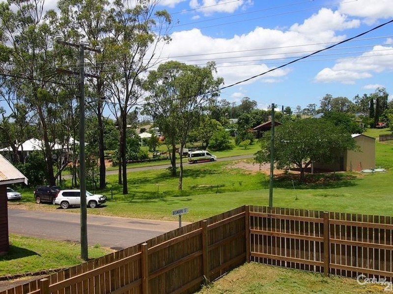 1 Bismark Street, Mount Larcom QLD 4695