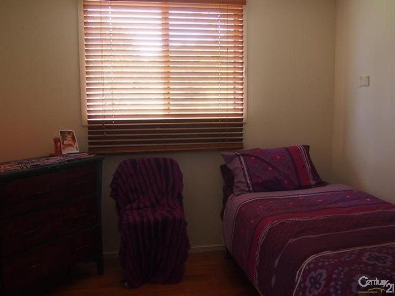 17 Bonar Street, South Gladstone QLD 4680