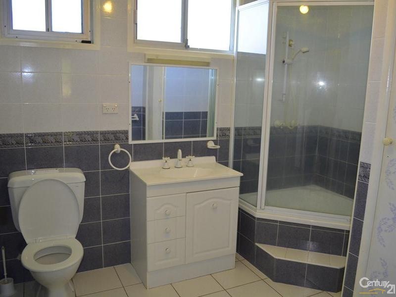 52 Hansen Crescent, Clinton QLD 4680