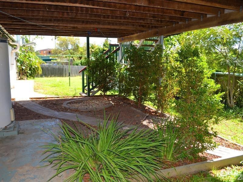 52 Hansen Crescent, Clinton QLD 4680