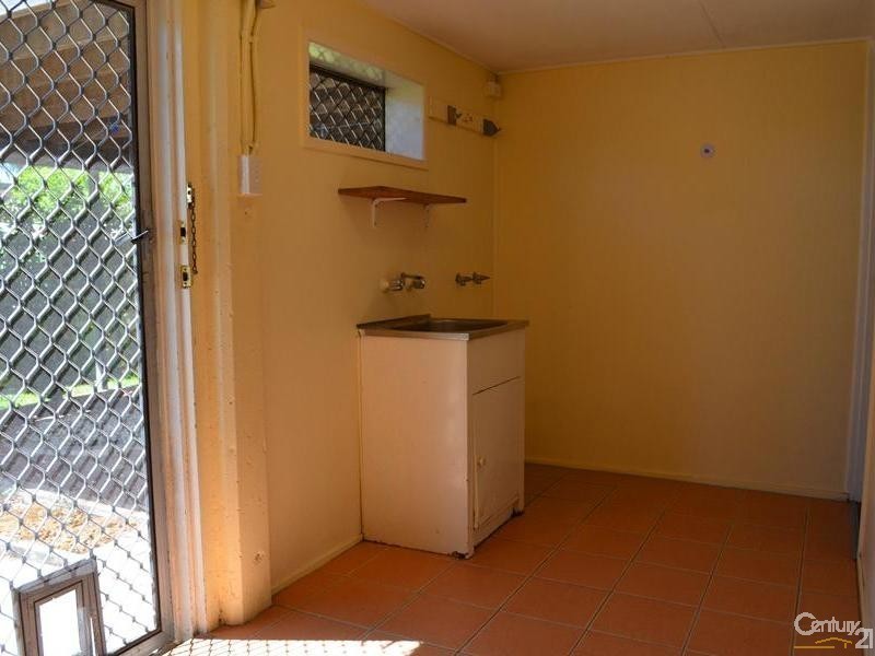 52 Hansen Crescent, Clinton QLD 4680