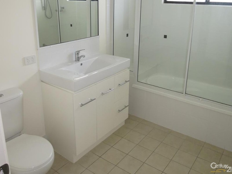 8/21 Roberts Street, South Gladstone QLD 4680