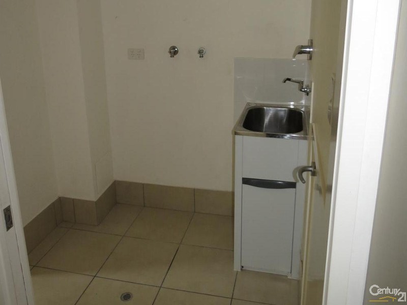 8/21 Roberts Street, South Gladstone QLD 4680