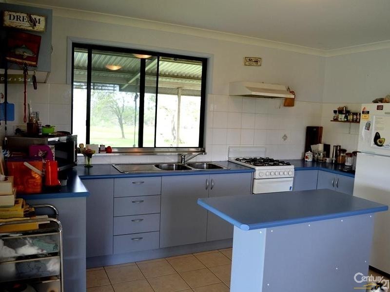 2374 Fingerboard Road, Mount Tom QLD 4677