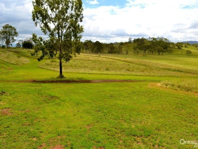 2374 Fingerboard Road, Mount Tom QLD 4677