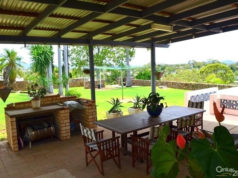 24 Walters Avenue, West Gladstone QLD 4680