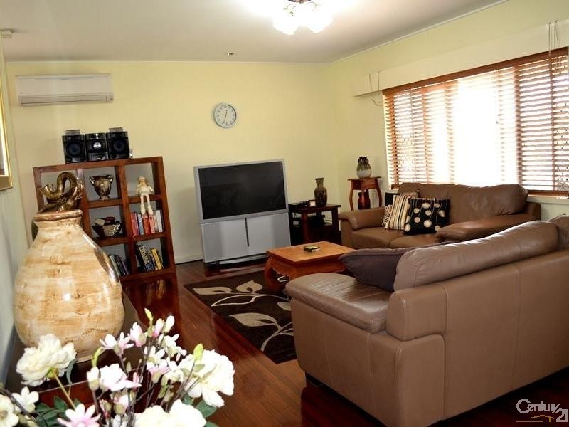 24 Walters Avenue, West Gladstone QLD 4680