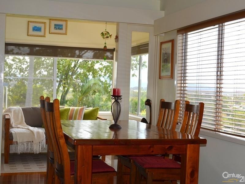 24 Walters Avenue, West Gladstone QLD 4680