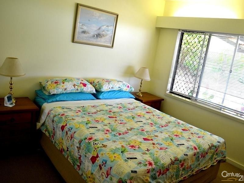 24 Walters Avenue, West Gladstone QLD 4680