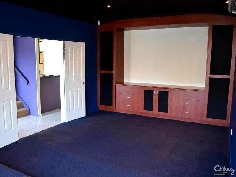 18 Dorinda Court, Clinton QLD 4680