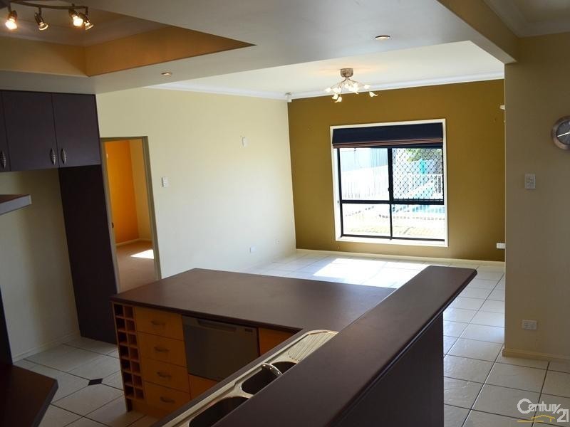 18 Dorinda Court, Clinton QLD 4680