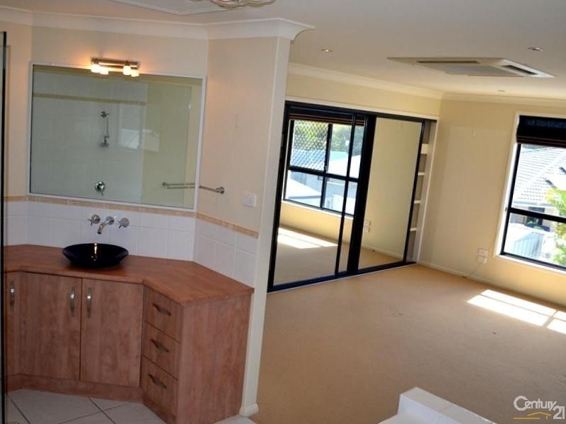 18 Dorinda Court, Clinton QLD 4680