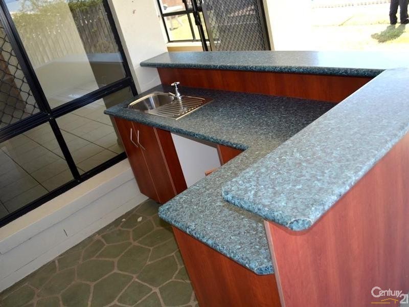 18 Dorinda Court, Clinton QLD 4680