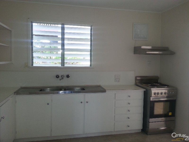 19 Boyne Crescent, West Gladstone QLD 4680