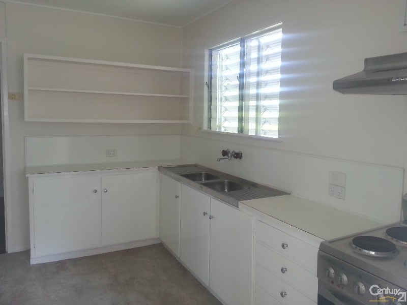 19 Boyne Crescent, West Gladstone QLD 4680