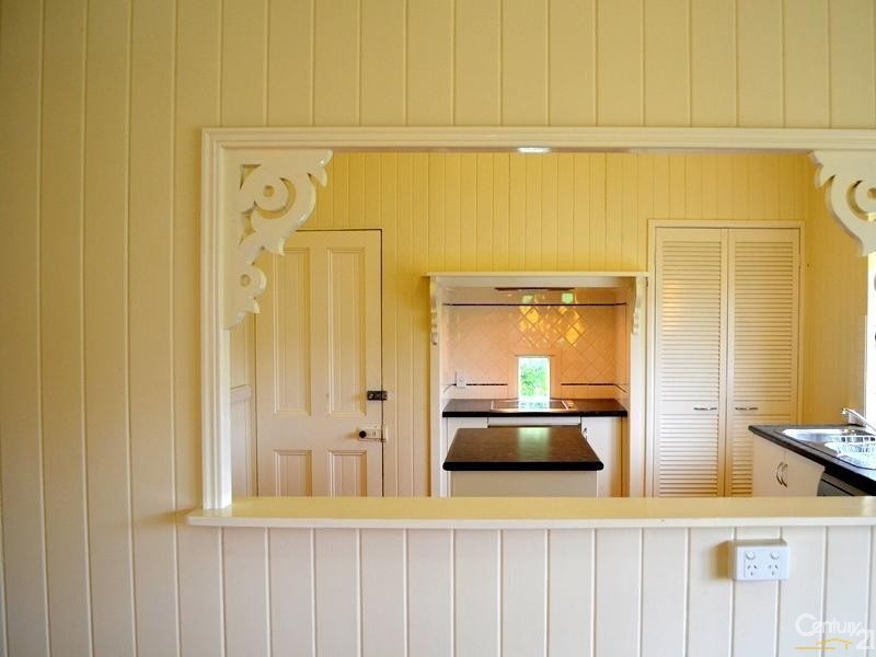 9 Pier Street, South Gladstone QLD 4680