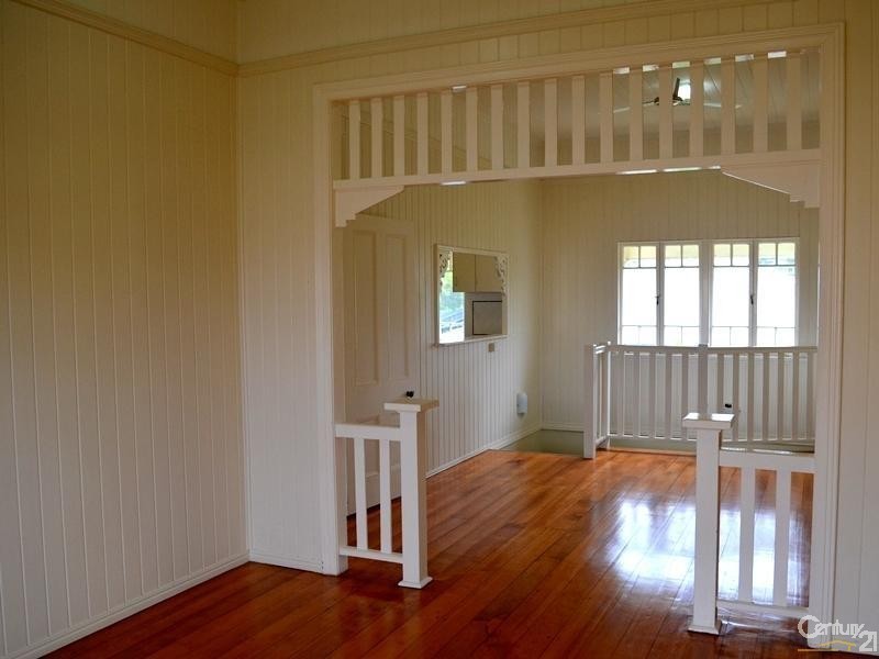 9 Pier Street, South Gladstone QLD 4680