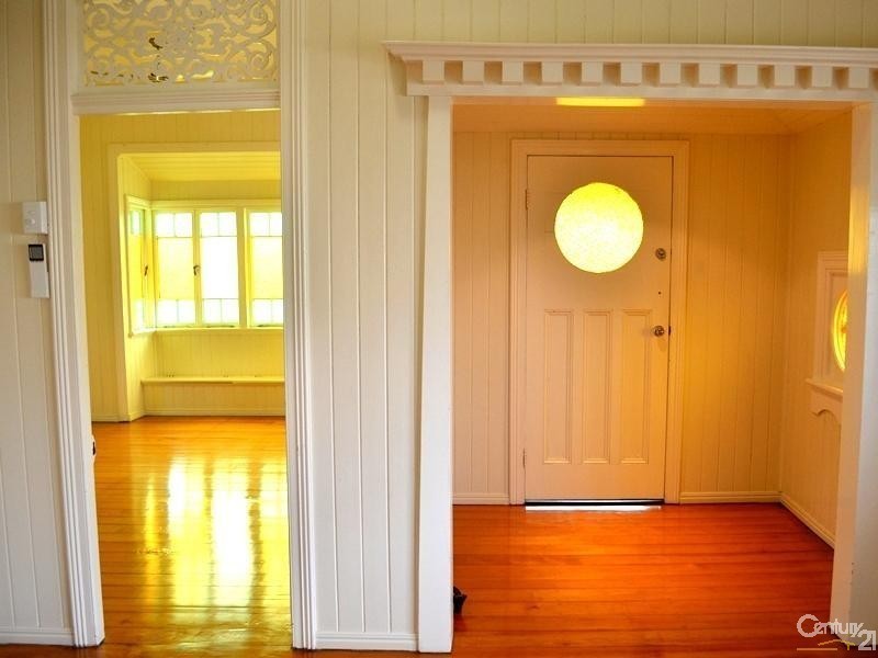 9 Pier Street, South Gladstone QLD 4680