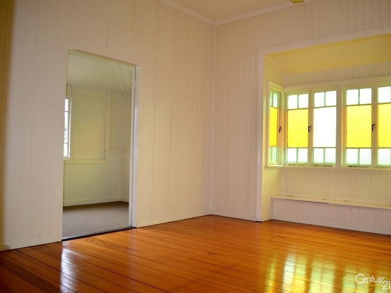 9 Pier Street, South Gladstone QLD 4680