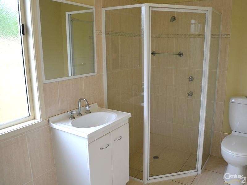 9 Pier Street, South Gladstone QLD 4680