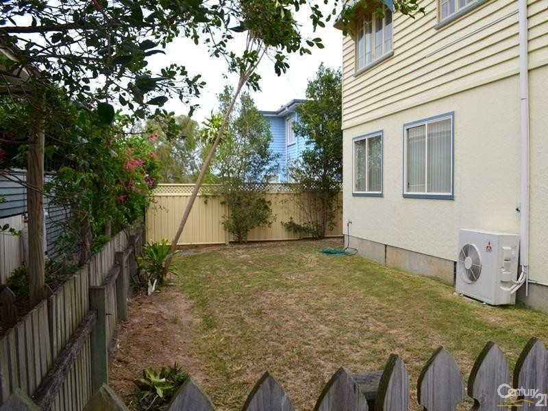 9 Pier Street, South Gladstone QLD 4680