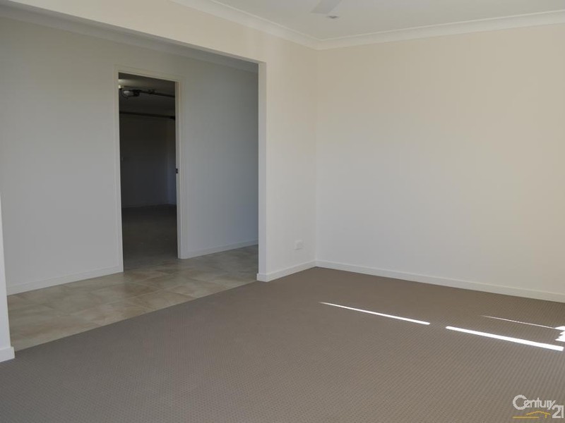 5 Greengard Place, Kirkwood QLD 4680