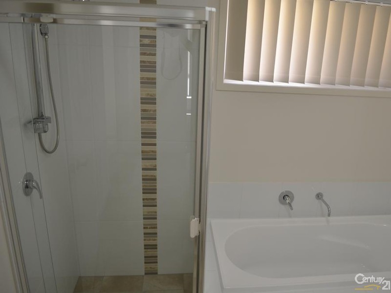 5 Greengard Place, Kirkwood QLD 4680