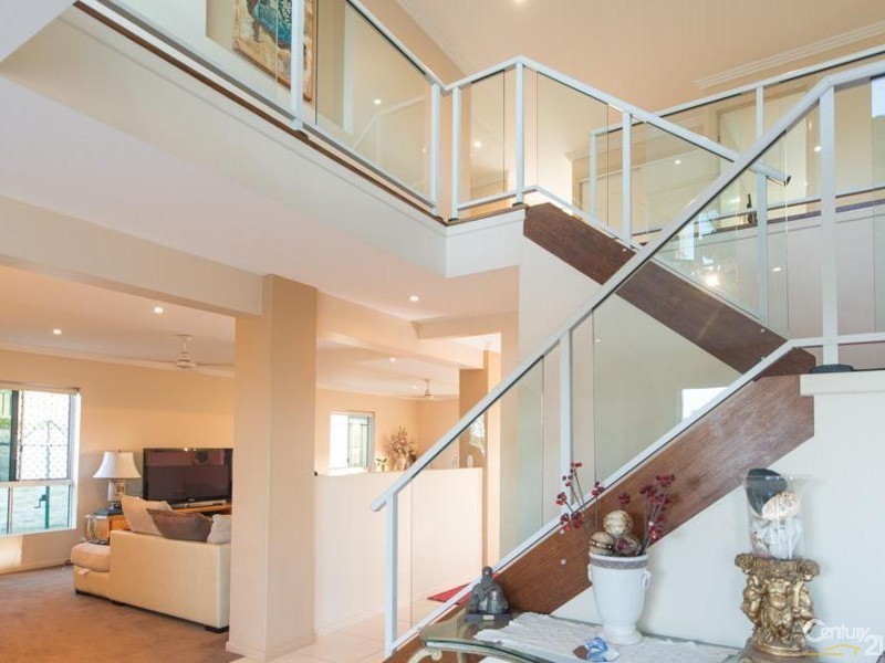 42 Wyara Close, Clinton QLD 4680