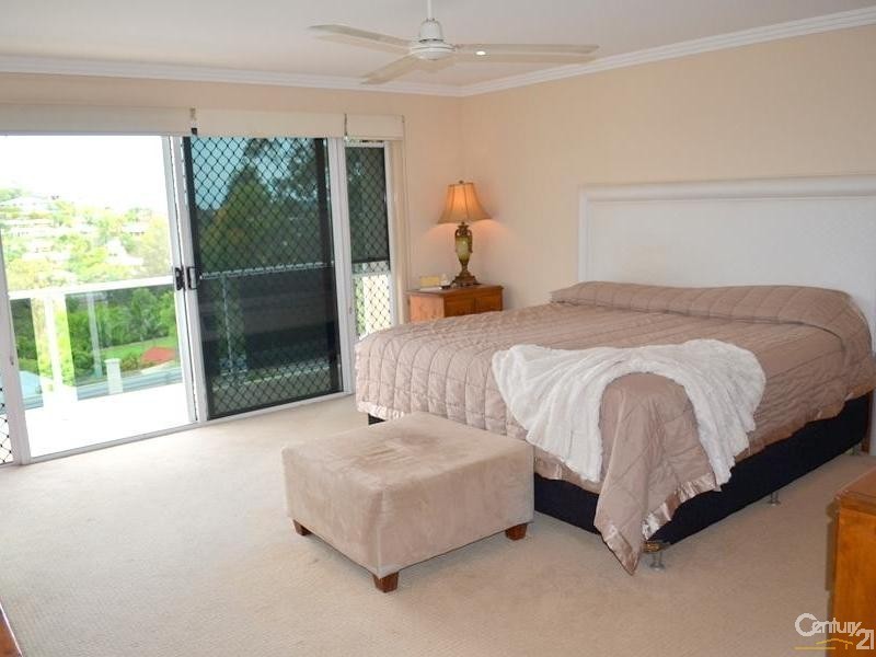 42 Wyara Close, Clinton QLD 4680