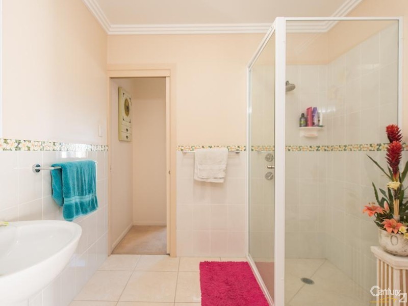 42 Wyara Close, Clinton QLD 4680