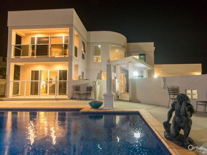 42 Wyara Close, Clinton QLD 4680