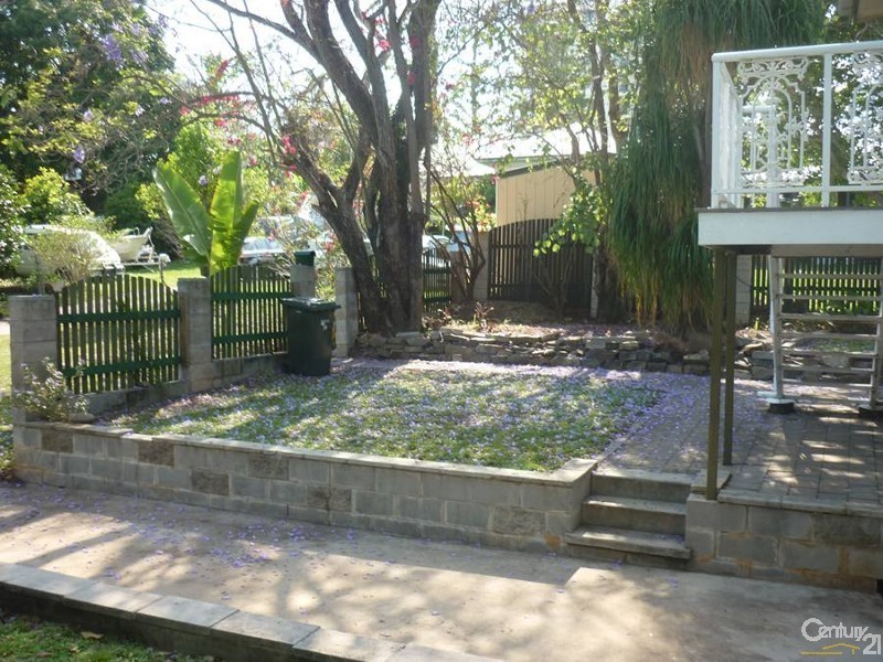 12 Vincent Street, West Gladstone QLD 4680
