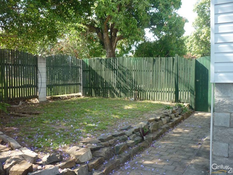 12 Vincent Street, West Gladstone QLD 4680