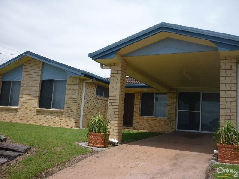 2 Junee Street, Clinton QLD 4680