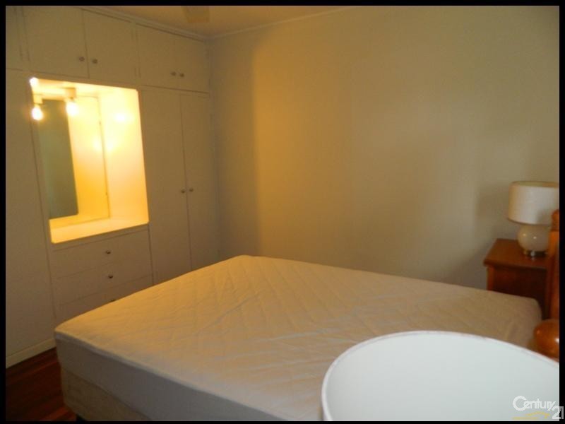 27 Rosella Street, West Gladstone QLD 4680