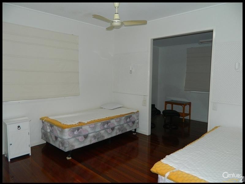 27 Rosella Street, West Gladstone QLD 4680