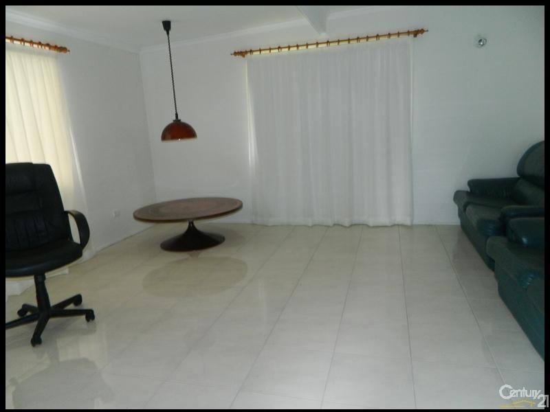 27 Rosella Street, West Gladstone QLD 4680