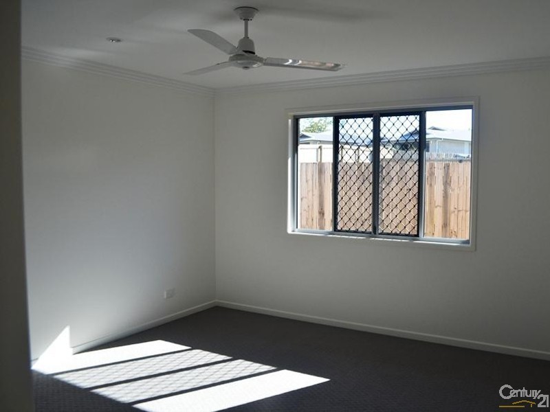 34 BAUHINIA STREET, Boyne Island QLD 4680