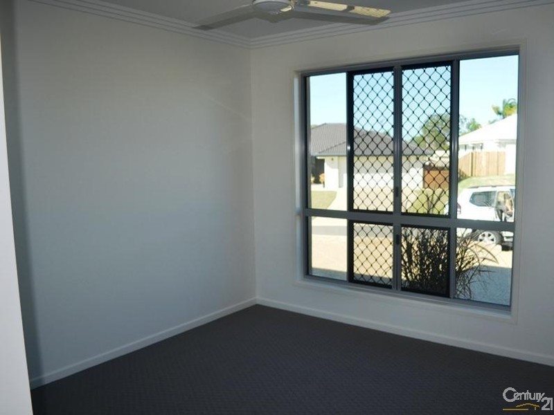 34 BAUHINIA STREET, Boyne Island QLD 4680