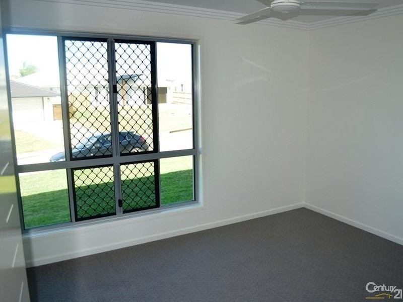 34 BAUHINIA STREET, Boyne Island QLD 4680