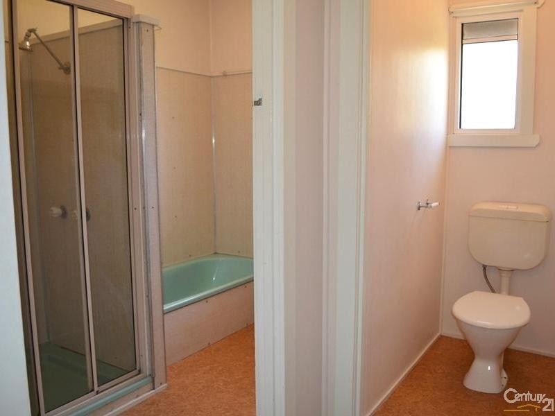 48 Adelaide Street, South Gladstone QLD 4680