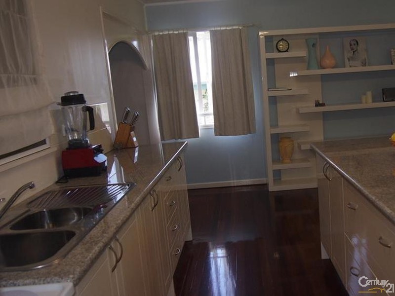 27 Rossella Street, West Gladstone QLD 4680