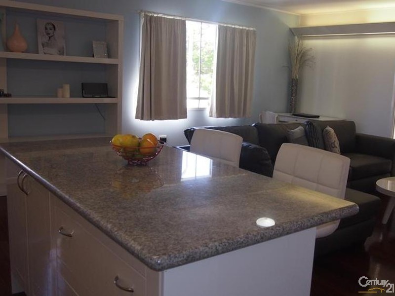 27 Rossella Street, West Gladstone QLD 4680