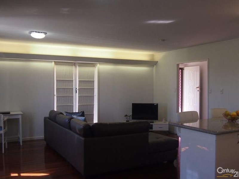 27 Rossella Street, West Gladstone QLD 4680