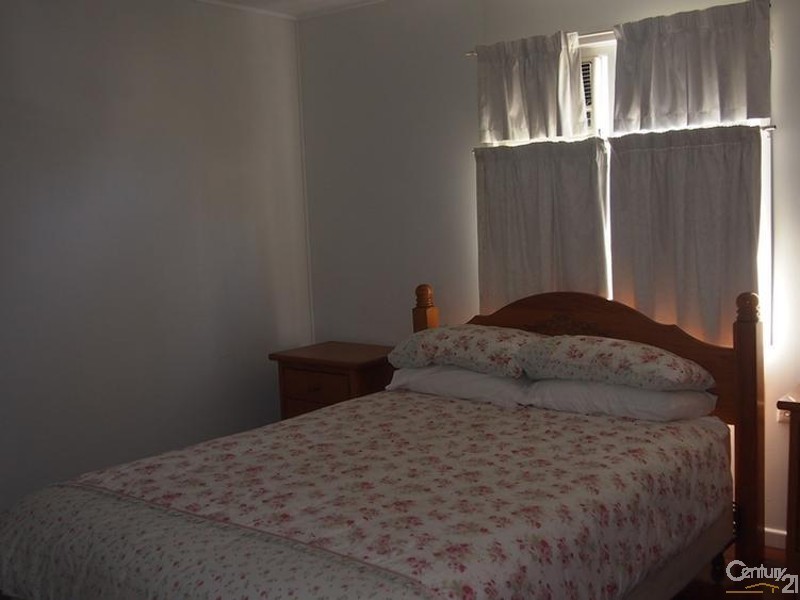 27 Rossella Street, West Gladstone QLD 4680