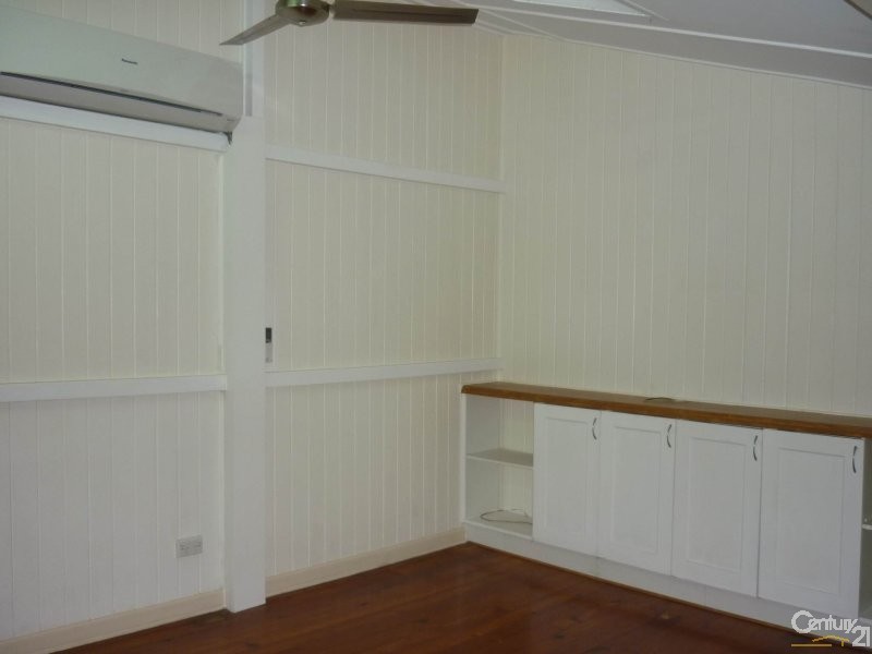 15 Fowler Street, West Gladstone QLD 4680