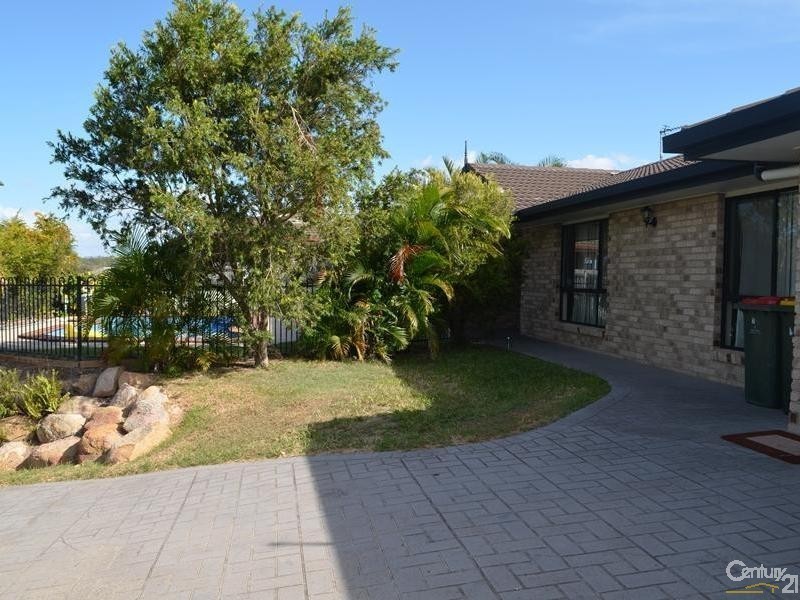 17 Stitt Close, Glen Eden QLD 4680