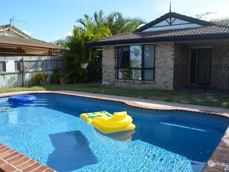 17 Stitt Close, Glen Eden QLD 4680