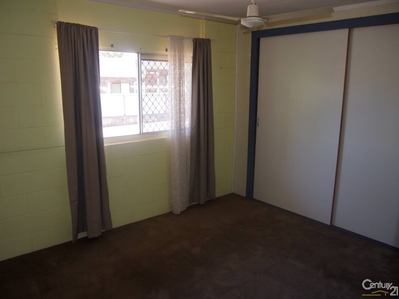 1/33  Butler Street, New Auckland QLD 4680